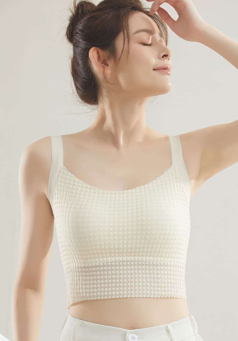 ヨガウェア タンクトップ 内蔵カップ付き無地ショート丈タンクトップ