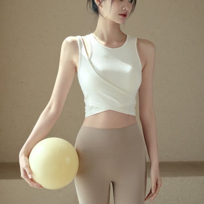 ヨガウェア クロスデザイン美シルエットヨガタンクトップ