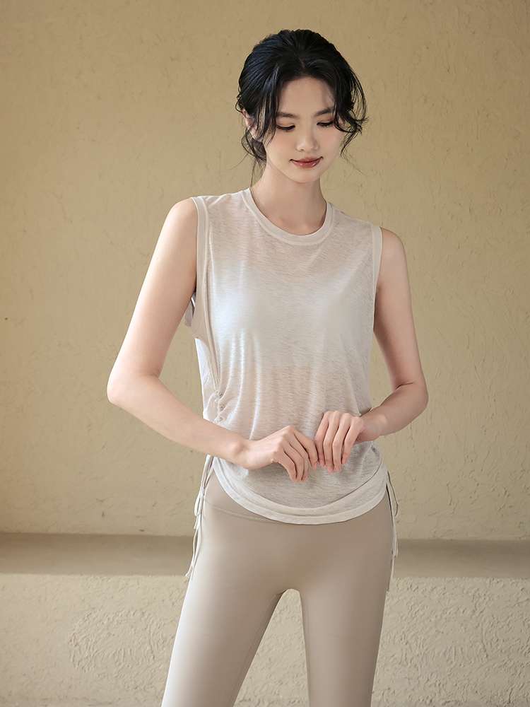 ヨガウェア サイドギャザー入りヨガタンクトップ