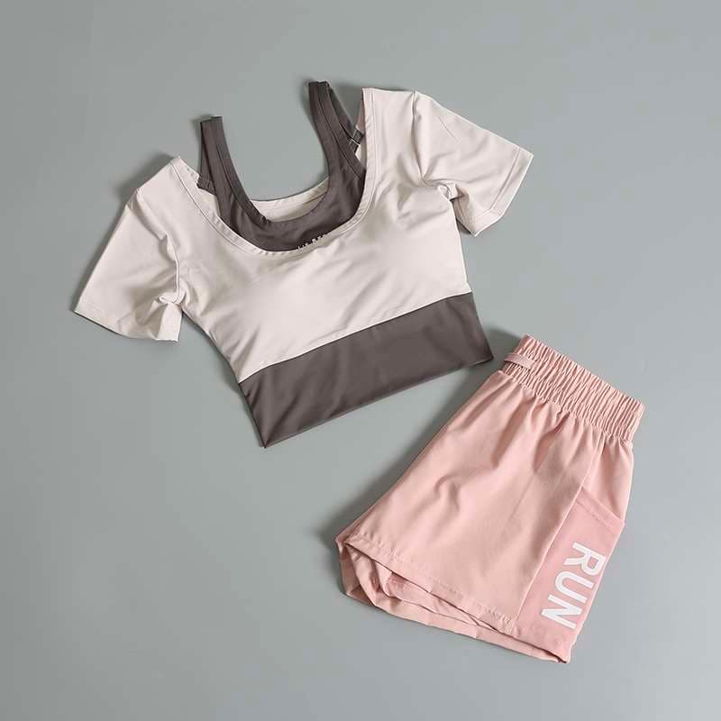 ヨガウェア 軽快ランニングクロップトップ＆ショートパンツセット