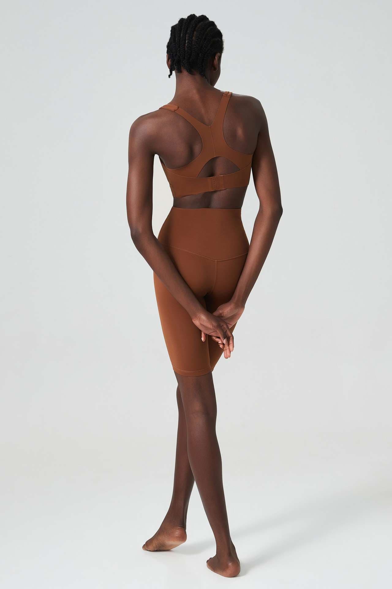 ヨガウェア 背中開きスポーツブラ