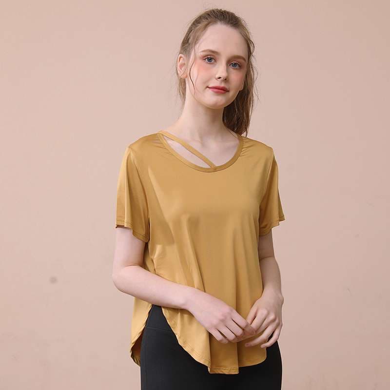 ヨガウェア リラックスフィット ヨガTシャツ