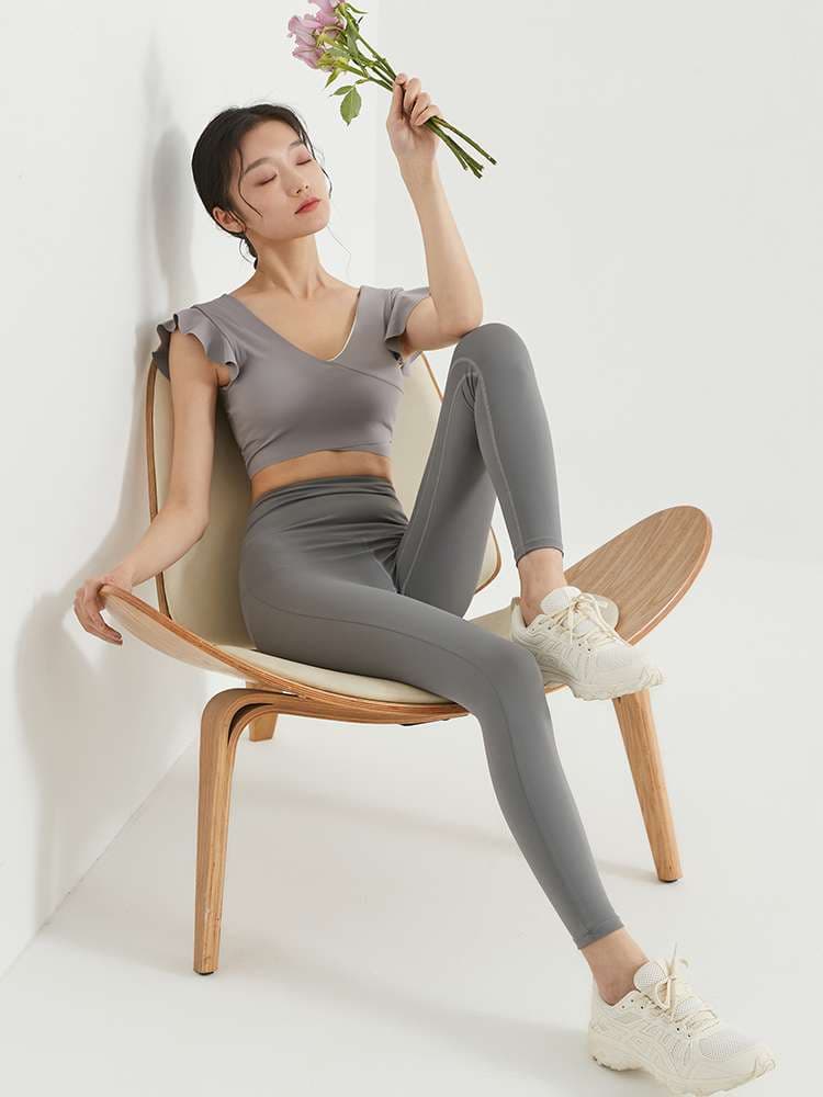 ヨガウェ アフリルショルダー クロップトップ