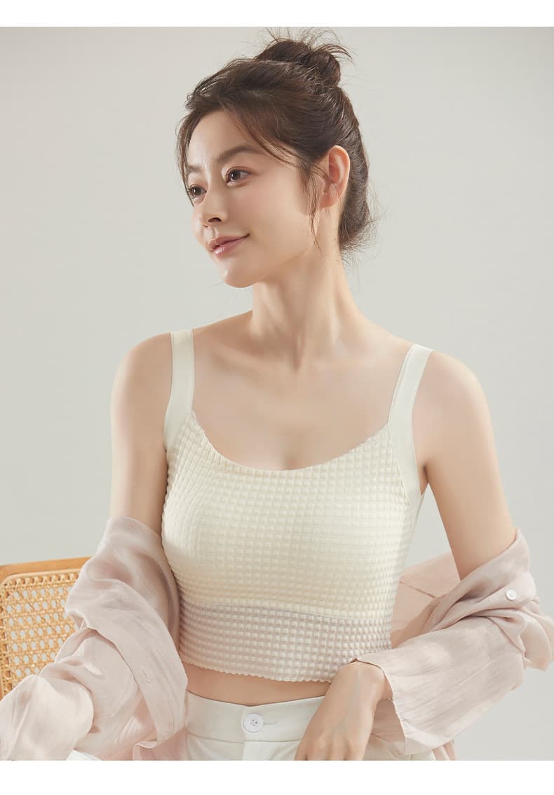 ヨガウェア タンクトップ 内蔵カップ付き無地ショート丈タンクトップ