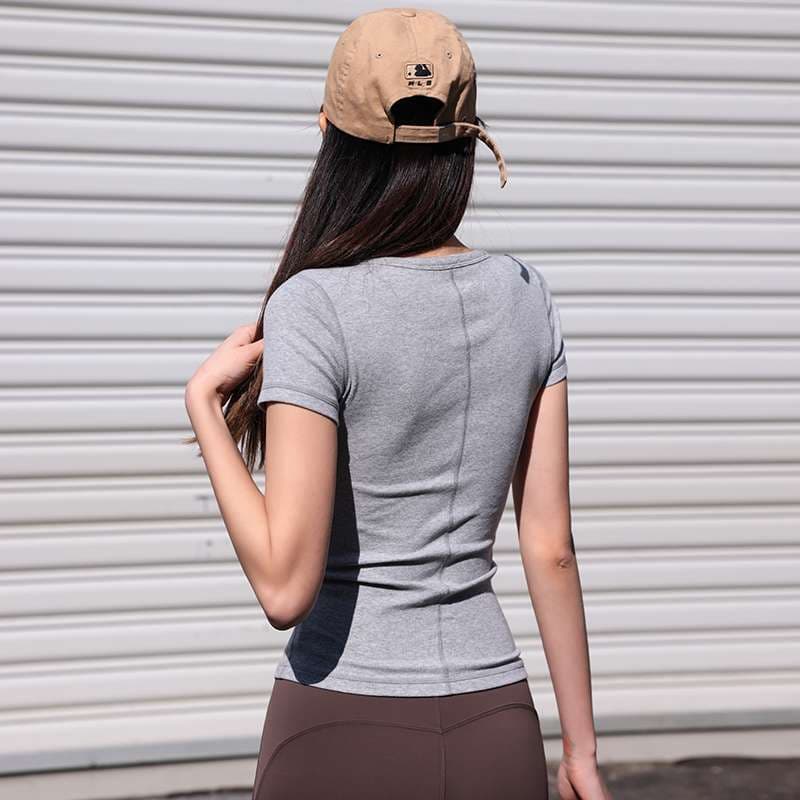 ヨガウェア スリムフィットヘンリーネックTシャツ