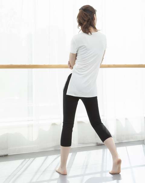 ヨガウェア しなやかな動きを支える機能性ヨガトップス