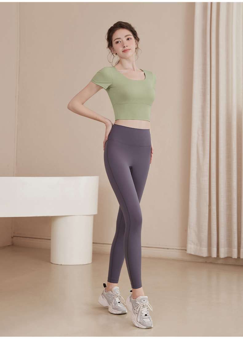 ヨガウェア クロスバックデザイン クロップドヨガトップス