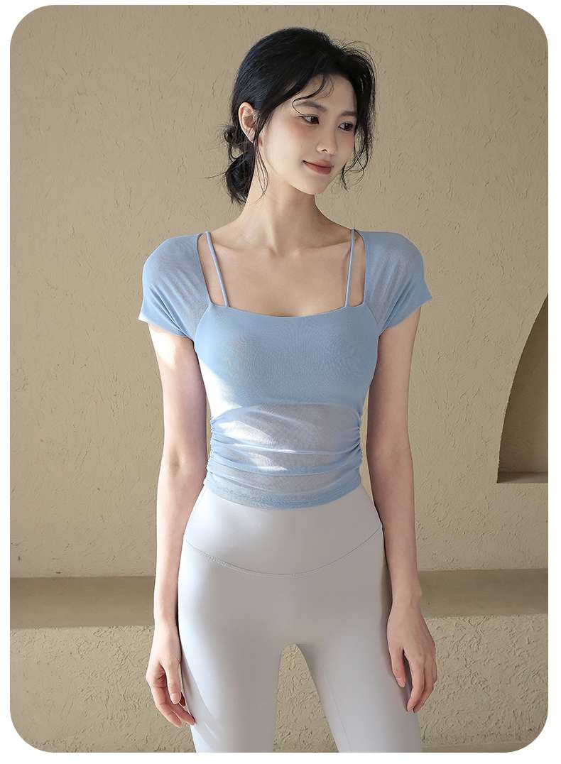 ヨガウェア フィット感抜群 スクエアネックヨガトップス