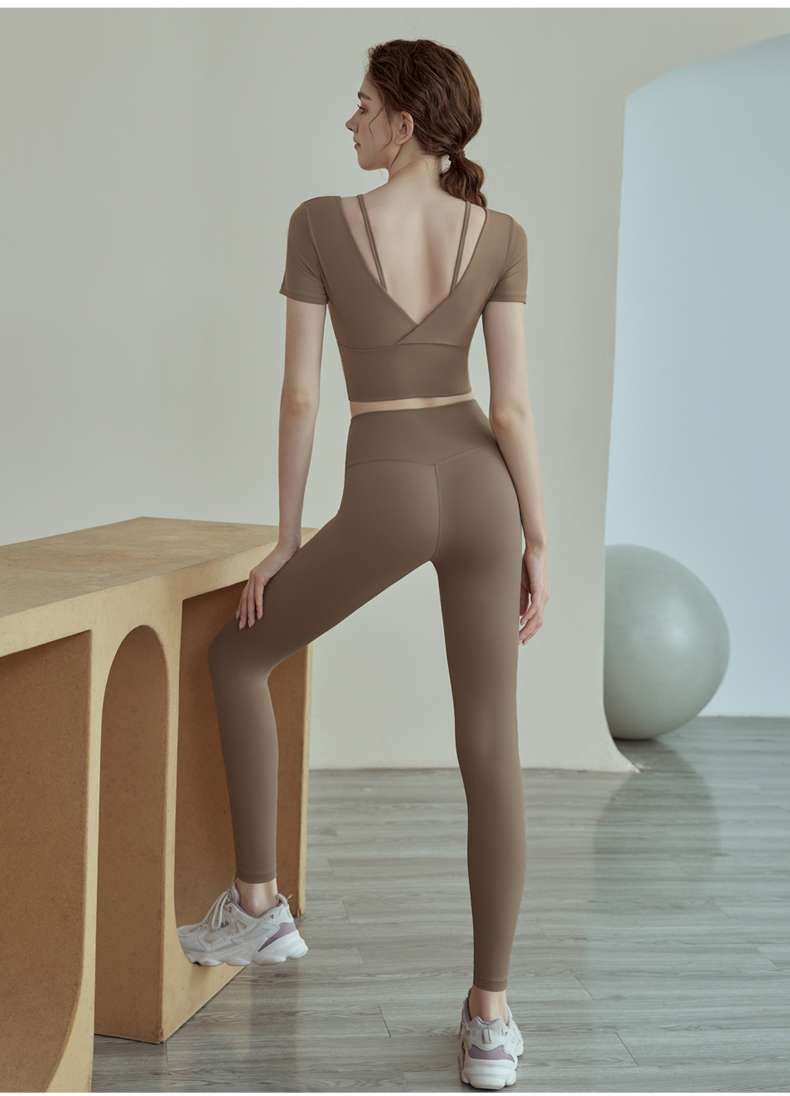 背中開きヨガウェア上下セット