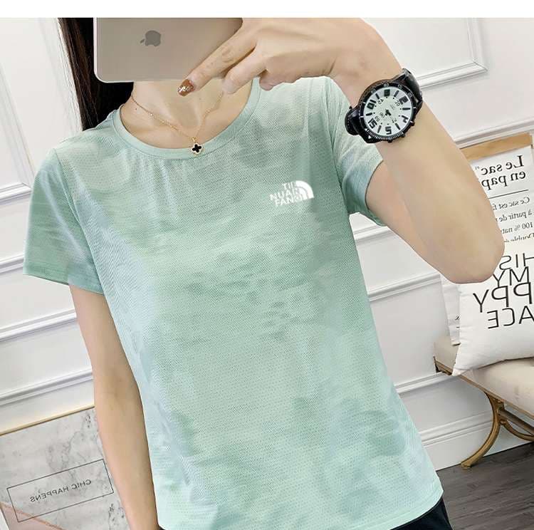 ヨガウェア 透湿性抜群のスポーツTシャツ