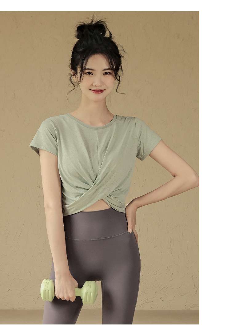 ヨガウェア ツイストデザイン クロップドヨガTシャツ