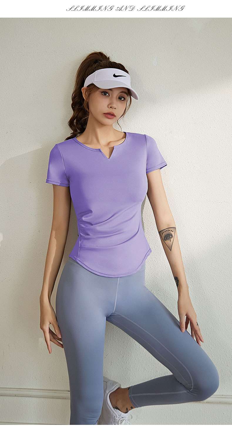 ヨガウェア スポーティーなフィット感のヨガTシャツ