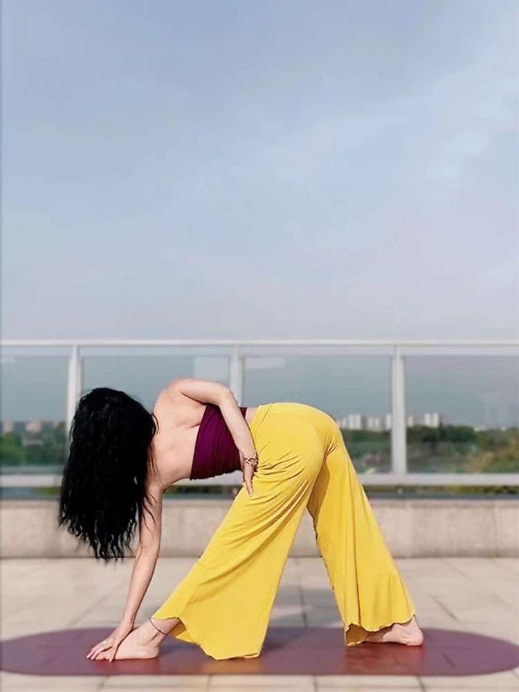 ヨガウェア しなやか動きやすいワイドレッグヨガパンツ