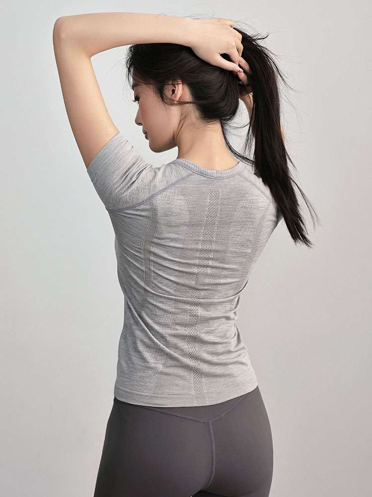 ヨガウェア しなやかフィット ヨガTシャツ