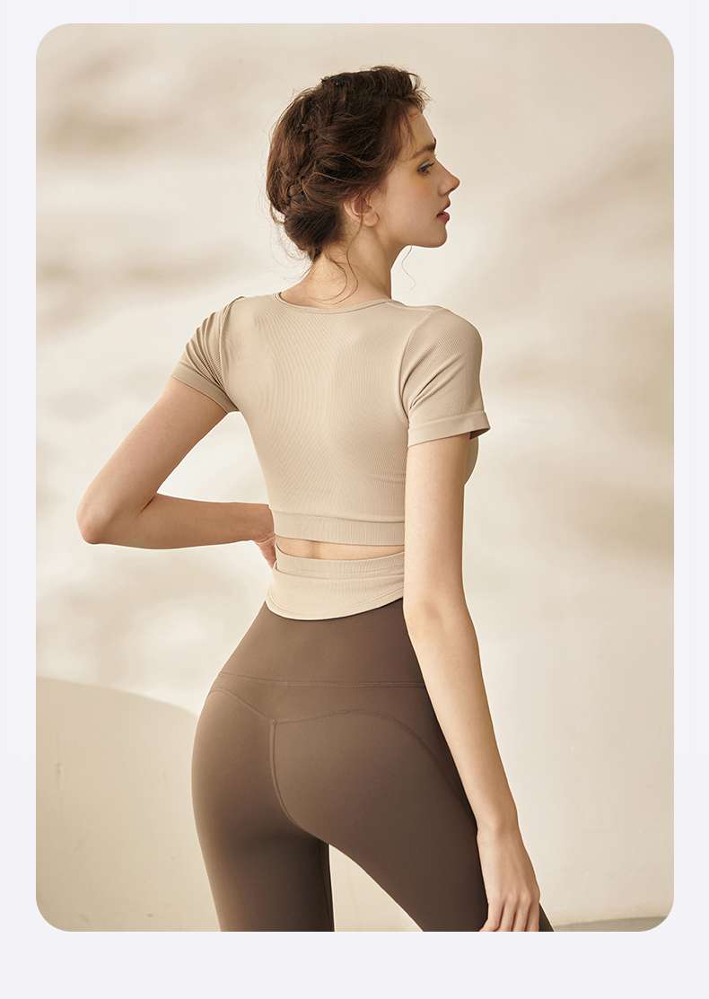 ヨガウェア 胸元すっきりヨガショートトップス