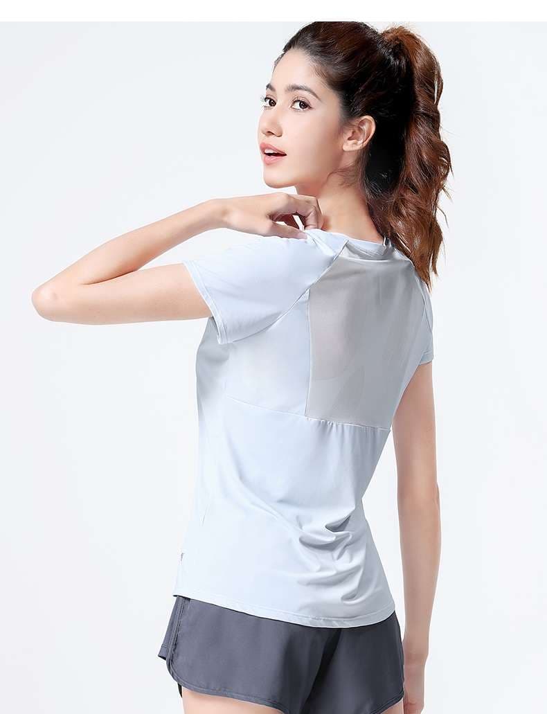 ヨガウェア 軽やか快適ヨガTシャツ