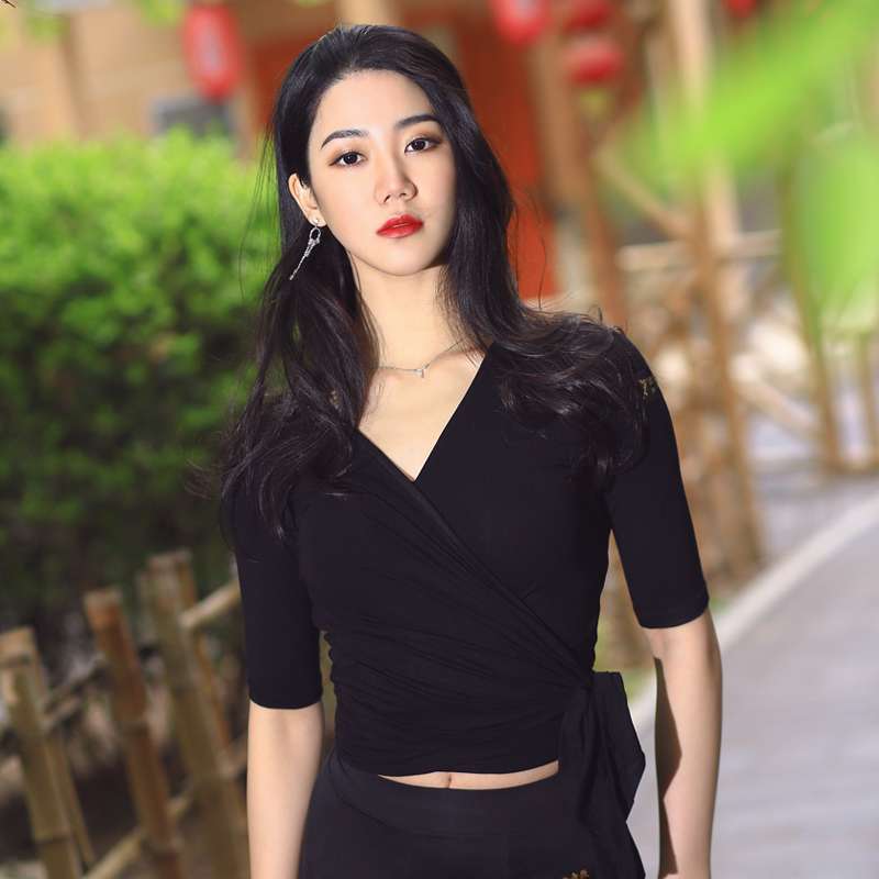 ヨガウェア 優美なラップデザイン ヨガトップス