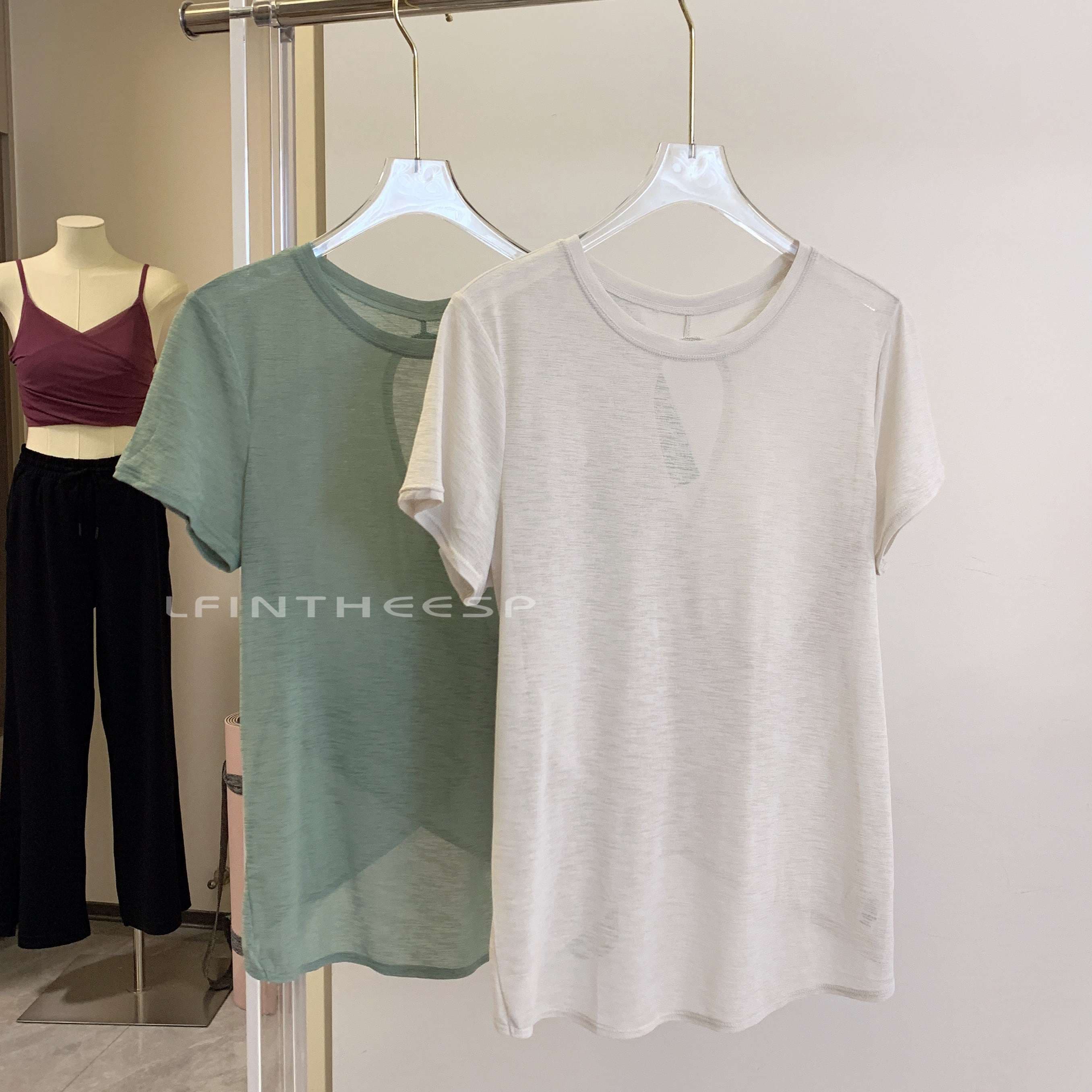 ヨガウェア エアリーバックデザインヨガTシャツ