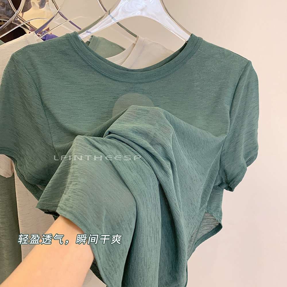 ヨガウェア エアリーバックデザインヨガTシャツ