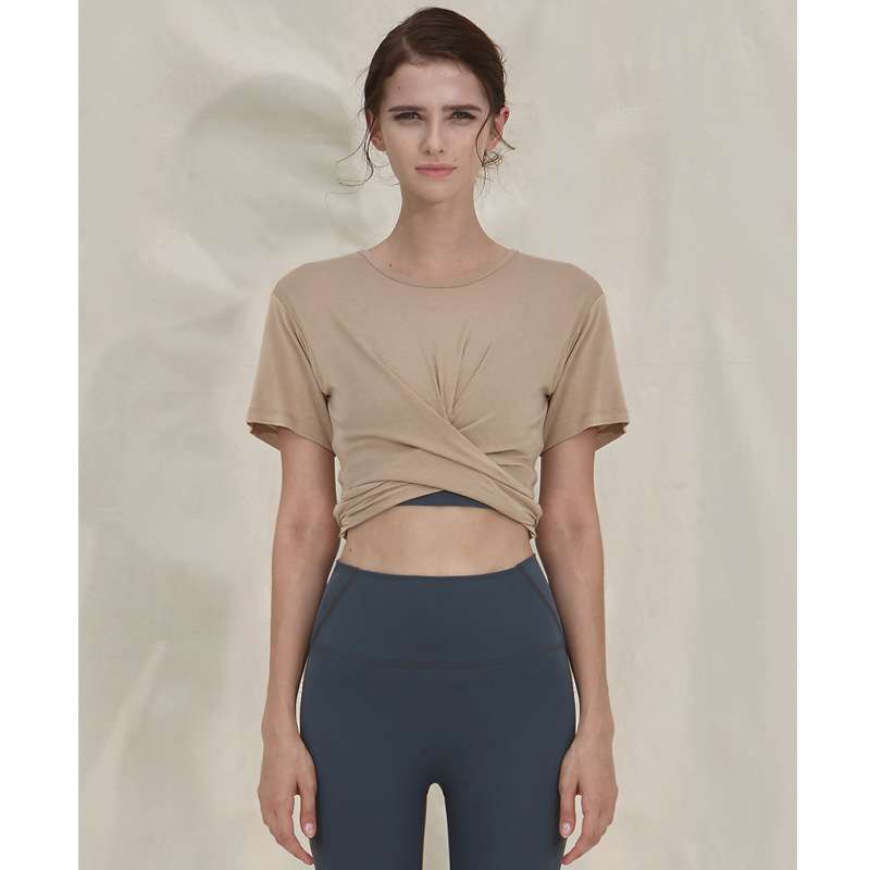 ヨガウェア クロスデザインクロップドヨガTシャツ