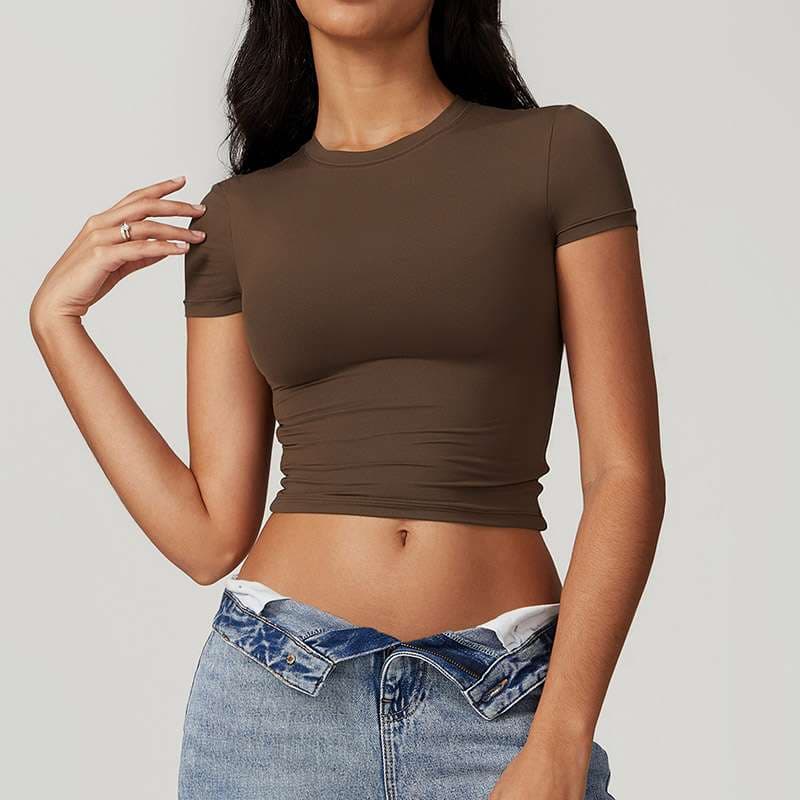 ヨガウェア フィット感抜群のクロップド丈Tシャツ